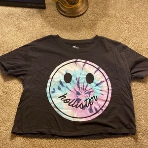 almost new hollister crop tee